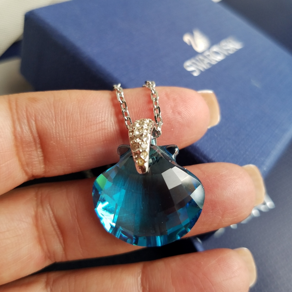 AUTHENTIC Swarovski Limited Edition Turquoise Seashell Necklace - Picture 16 of 16